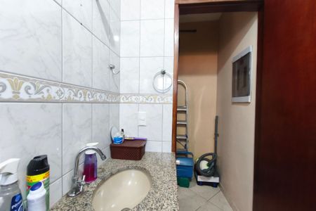 Casa à venda com 177m², 3 quartos e 4 vagasBanheiro Social