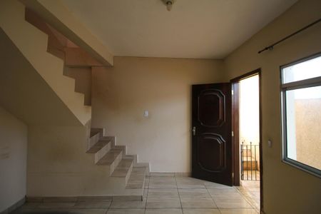 Sala de casa para alugar com 4 quartos, 125m² em Parque Santa Madalena, São Paulo