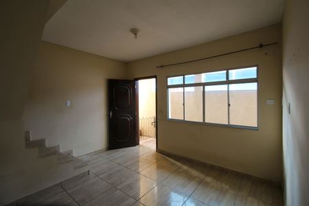 Sala de casa para alugar com 4 quartos, 125m² em Parque Santa Madalena, São Paulo