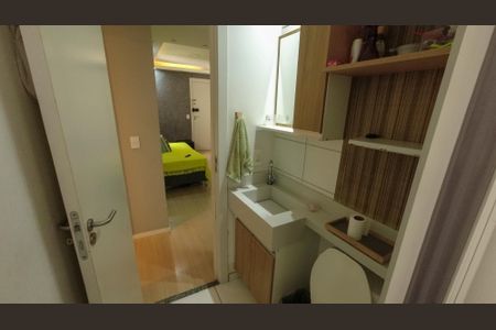 Apartamento à venda com 45m², 2 quartos e sem vaga Apartamento à venda com 45m², 2 quartos e sem vagaBanheiro
