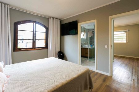 Casa à venda com 245m², 3 quartos e 3 vagas