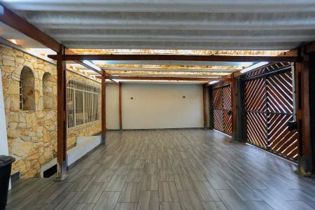 Casa à venda com 245m², 3 quartos e 3 vagas