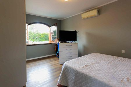 Casa à venda com 245m², 3 quartos e 3 vagas