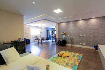 Casa à venda com 3 quartos, 245m² em Vila Lageado, São Paulo