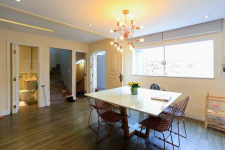 Casa à venda com 3 quartos, 245m² em Vila Lageado, São Paulo