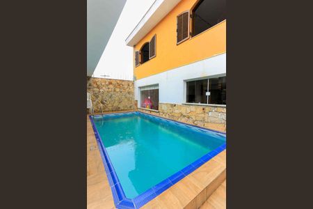 Casa à venda com 245m², 3 quartos e 3 vagas