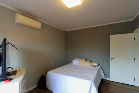 Casa à venda com 245m², 3 quartos e 3 vagas