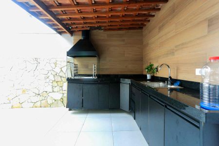 Casa à venda com 245m², 3 quartos e 3 vagas