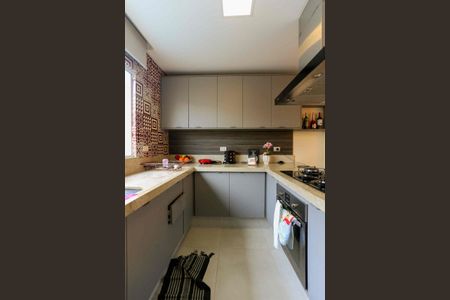 Casa à venda com 245m², 3 quartos e 3 vagas