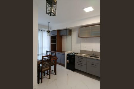 Foto 01 de apartamento para alugar com 2 quartos, 41m² em Lapa de Baixo, São Paulo