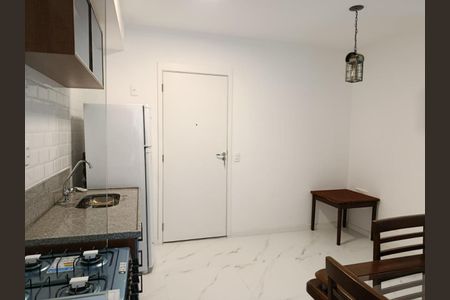 Foto 04 de apartamento para alugar com 2 quartos, 41m² em Lapa de Baixo, São Paulo