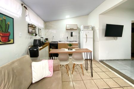 Casa para alugar com 40m², 1 quarto e sem vaga Casa para alugar com 40m², 1 quarto e sem vagaSala