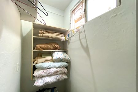 Casa para alugar com 40m², 1 quarto e sem vaga Casa para alugar com 40m², 1 quarto e sem vagaEscritório / Closet