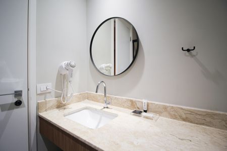 Banheiro de apartamento para alugar com 1 quarto, 30m² em Indianópolis, São Paulo