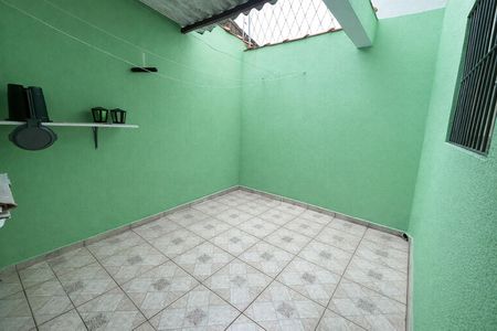 Área externa de casa para alugar com 2 quartos, 80m² em Itaquera, São Paulo