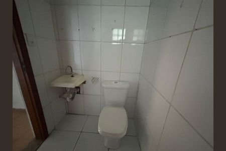 Banheiro de casa para alugar com 2 quartos, 80m² em Itaquera, São Paulo