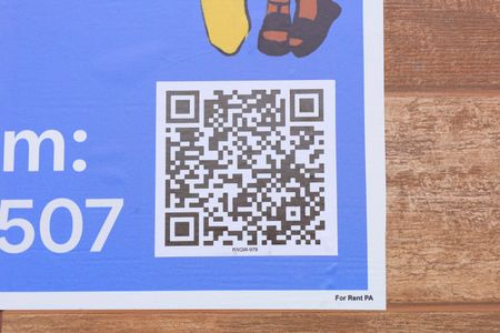 Apartamento para alugar com 35m², 1 quarto e sem vagaPlaca instalada na fachada do condomínio - Código da placa: RXQW-979