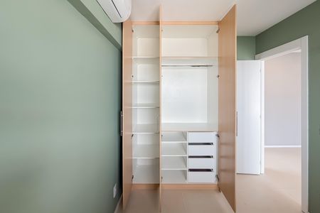 Apartamento para alugar com 47m², 2 quartos e 1 vagaQuarto 2 - Armários