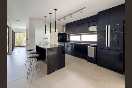 Casa de condomínio à venda com 252m², 4 quartos e 4 vagasFoto 21