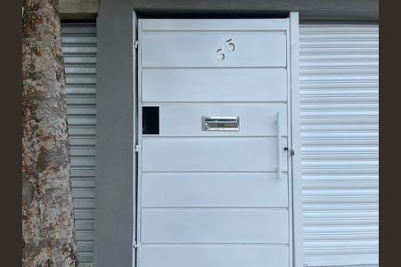 Fachada de casa para alugar com 2 quartos, 65m² em Nhambuca, Cotia
