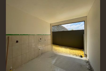 Quintal de casa para alugar com 2 quartos, 65m² em Nhambuca, Cotia