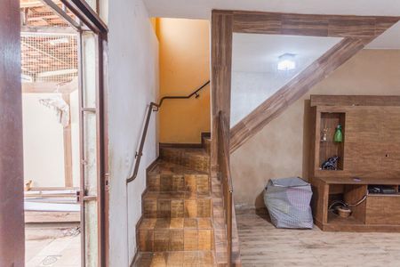 Casa à venda com 82m², 2 quartos e 1 vagaEscada de Acesso ao 2° Andar