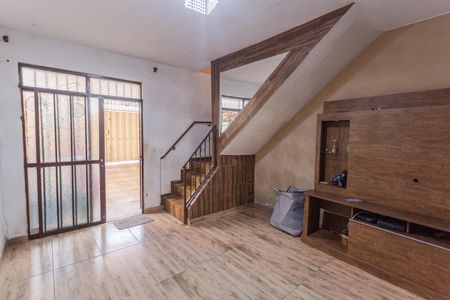 Sala de casa à venda com 2 quartos, 82m² em São Paulo, Belo Horizonte