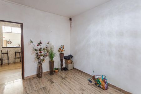 Casa à venda com 82m², 2 quartos e 1 vagaSala
