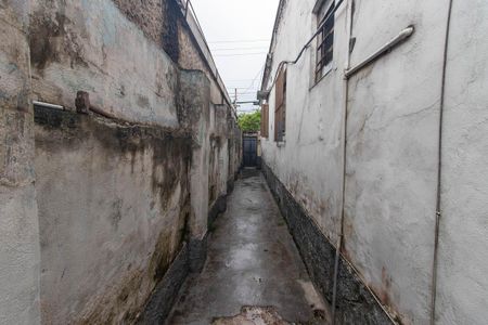 Casa à venda com 192m², 3 quartos e 8 vagas Casa à venda com 192m², 3 quartos e 8 vagasCorredor externo