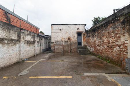 Casa à venda com 192m², 3 quartos e 8 vagas Casa à venda com 192m², 3 quartos e 8 vagasQuintal