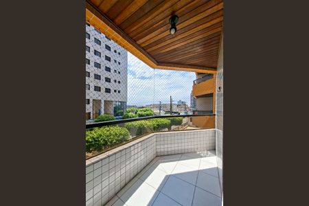 Apartamento para alugar com 90m², 2 quartos e 1 vagaSacada 