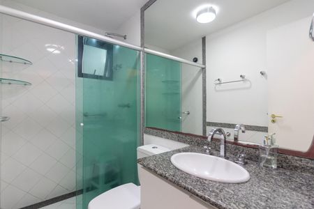 Apartamento à venda com 105m², 4 quartos e 2 vagas Apartamento à venda com 105m², 4 quartos e 2 vagasBanheiro Social