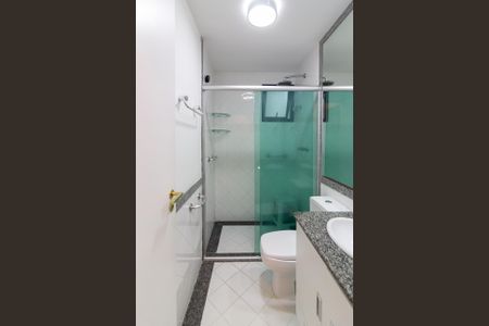 Apartamento à venda com 105m², 4 quartos e 2 vagas Apartamento à venda com 105m², 4 quartos e 2 vagasBanheiro Social