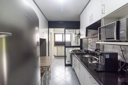 Apartamento à venda com 105m², 4 quartos e 2 vagas Apartamento à venda com 105m², 4 quartos e 2 vagasCozinha