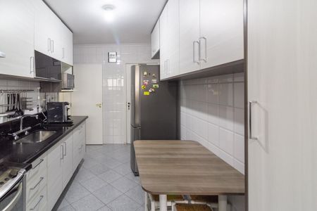 Apartamento à venda com 105m², 4 quartos e 2 vagas Apartamento à venda com 105m², 4 quartos e 2 vagasCozinha