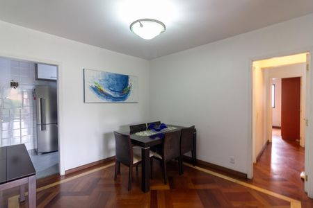 Apartamento à venda com 105m², 4 quartos e 2 vagas Apartamento à venda com 105m², 4 quartos e 2 vagasSala de Jantar