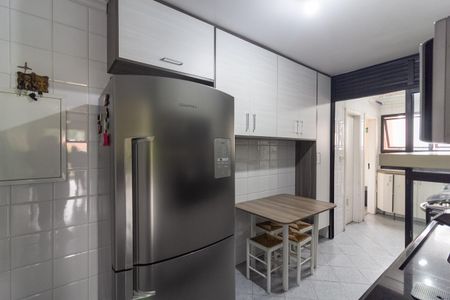Apartamento à venda com 105m², 4 quartos e 2 vagas Apartamento à venda com 105m², 4 quartos e 2 vagasCozinha