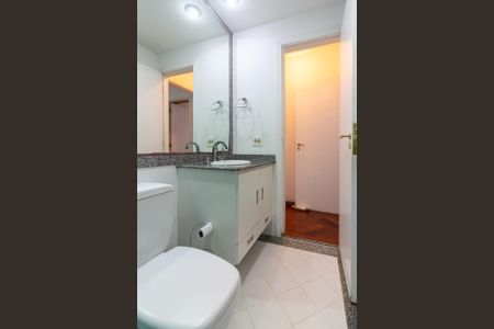 Apartamento à venda com 105m², 4 quartos e 2 vagas Apartamento à venda com 105m², 4 quartos e 2 vagasBanheiro Social