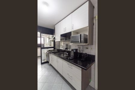 Apartamento à venda com 105m², 4 quartos e 2 vagas Apartamento à venda com 105m², 4 quartos e 2 vagasCozinha
