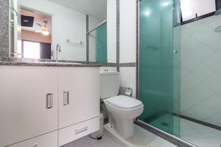 Apartamento à venda com 105m², 4 quartos e 2 vagas Apartamento à venda com 105m², 4 quartos e 2 vagasBanheiro Suíte