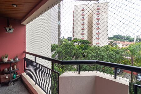 Apartamento à venda com 105m², 4 quartos e 2 vagas Apartamento à venda com 105m², 4 quartos e 2 vagasVaranda