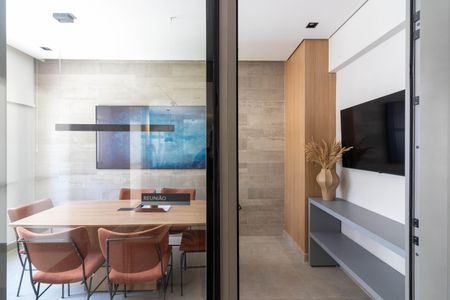 Apartamento à venda com 33m², 1 quarto e sem vaga Apartamento à venda com 33m², 1 quarto e sem vagaSala de Reuniões