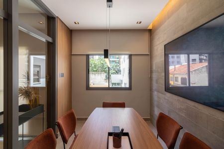 Apartamento à venda com 33m², 1 quarto e sem vaga Apartamento à venda com 33m², 1 quarto e sem vagaSala de Reuniões