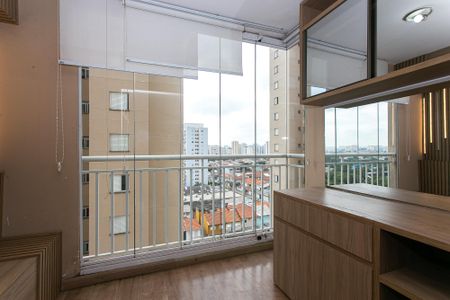 Apartamento à venda com 73m², 3 quartos e 1 vaga Apartamento à venda com 73m², 3 quartos e 1 vagaVaranda