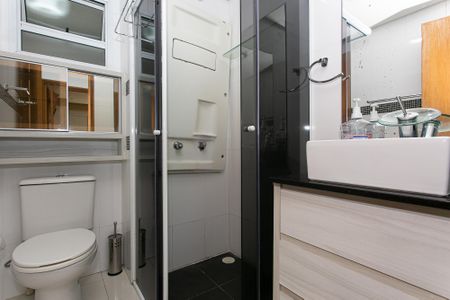 Apartamento à venda com 73m², 3 quartos e 1 vaga Apartamento à venda com 73m², 3 quartos e 1 vagaBanheiro Social