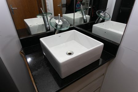 Apartamento à venda com 73m², 3 quartos e 1 vaga Apartamento à venda com 73m², 3 quartos e 1 vagaBanheiro Social