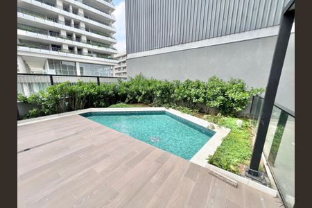 Apartamento à venda com 117m², 2 quartos e 2 vagas Apartamento à venda com 117m², 2 quartos e 2 vagasÁrea comum - Piscina