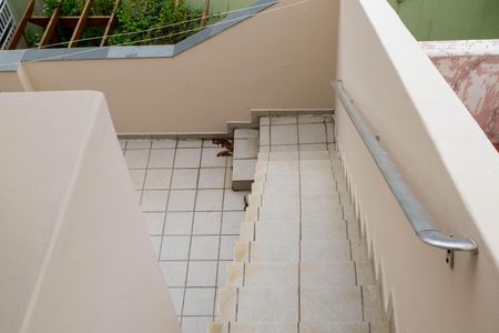 Casa para alugar com 140m², 2 quartos e sem vagaEscada