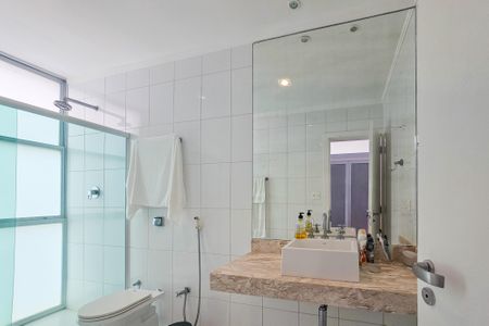 Apartamento para alugar com 270m², 3 quartos e 2 vagasbanheiro da suíte 1