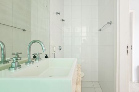 Apartamento para alugar com 270m², 3 quartos e 2 vagasbanheiro da suíte 2